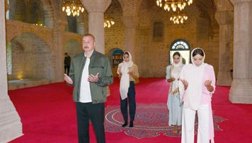 ilham-eliyev-ve-mehriban-eliyeva-susada-yuxari-govheraga-mescidini-ziyaret-edib